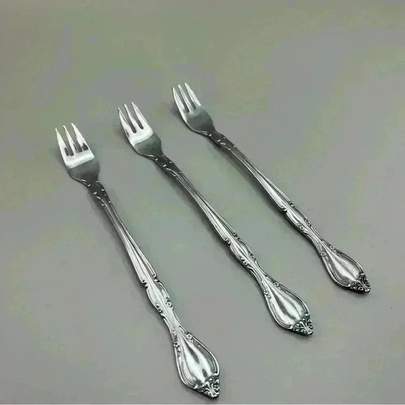 Towle Other - Set Of 3 Towle Supreme Cutlery 5.5” Winter Rose Cocktail/Seafood Fork Stainless